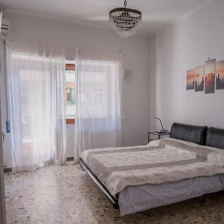 شقة Casoria Holiday